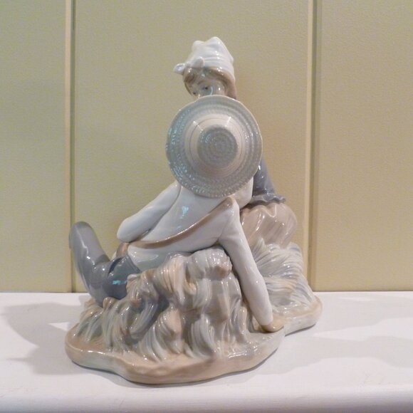 Nao by Lladro Vintage 1977 Figurine 'Chattering' #199 Boy and Girl Eating Grapes - Picture 6 of 16